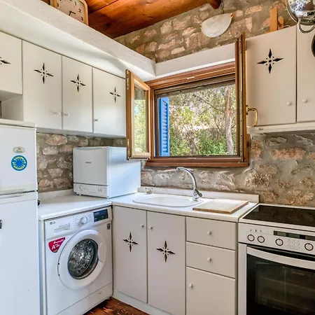 Panorama Village Living House With Shared Pool *