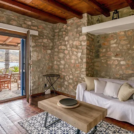 Panorama Village Living House With Shared Pool
